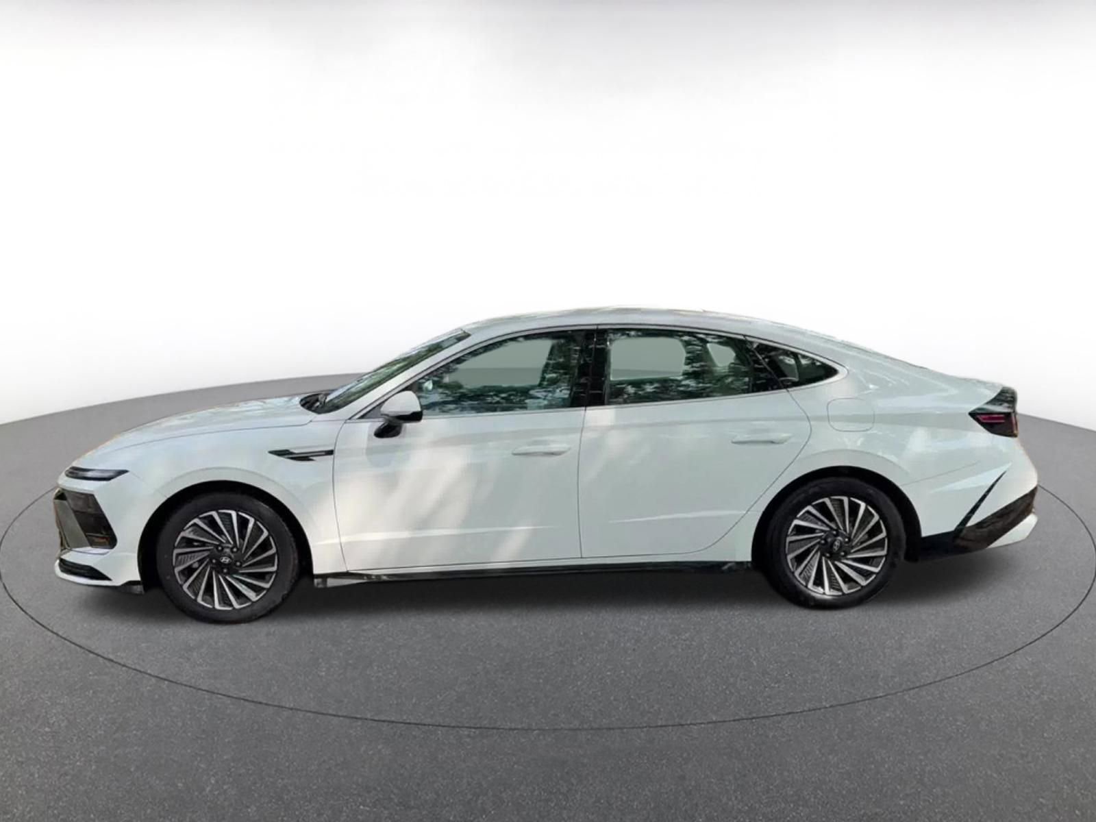 Thumbnail: 2025 Hyundai Sonata - 9