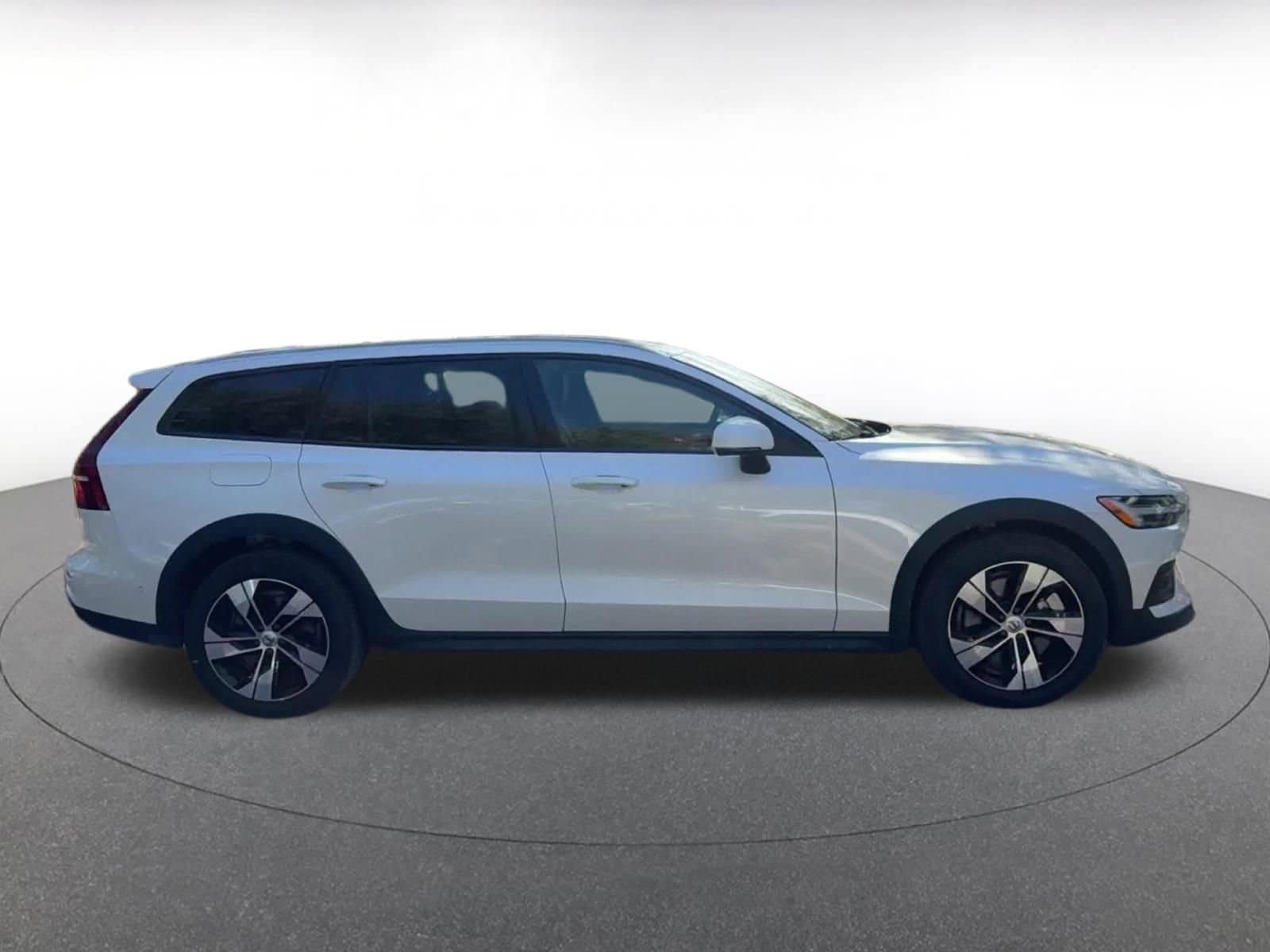 Thumbnail: 2025 Volvo S60 - 16