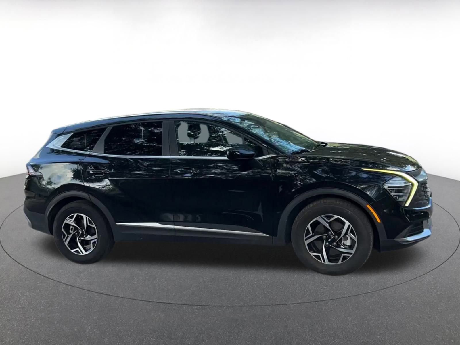 Thumbnail: 2024 Kia Sportage - 16