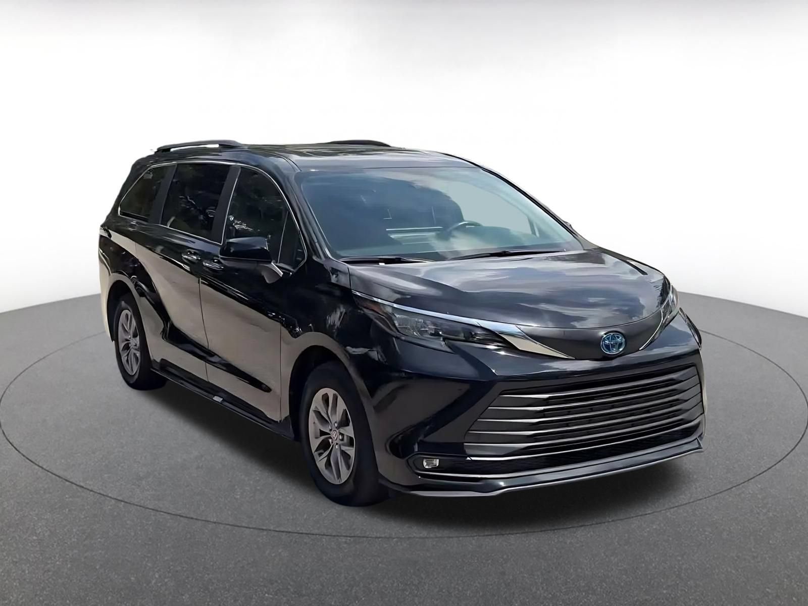 Thumbnail: 2025 Toyota Sienna - 3