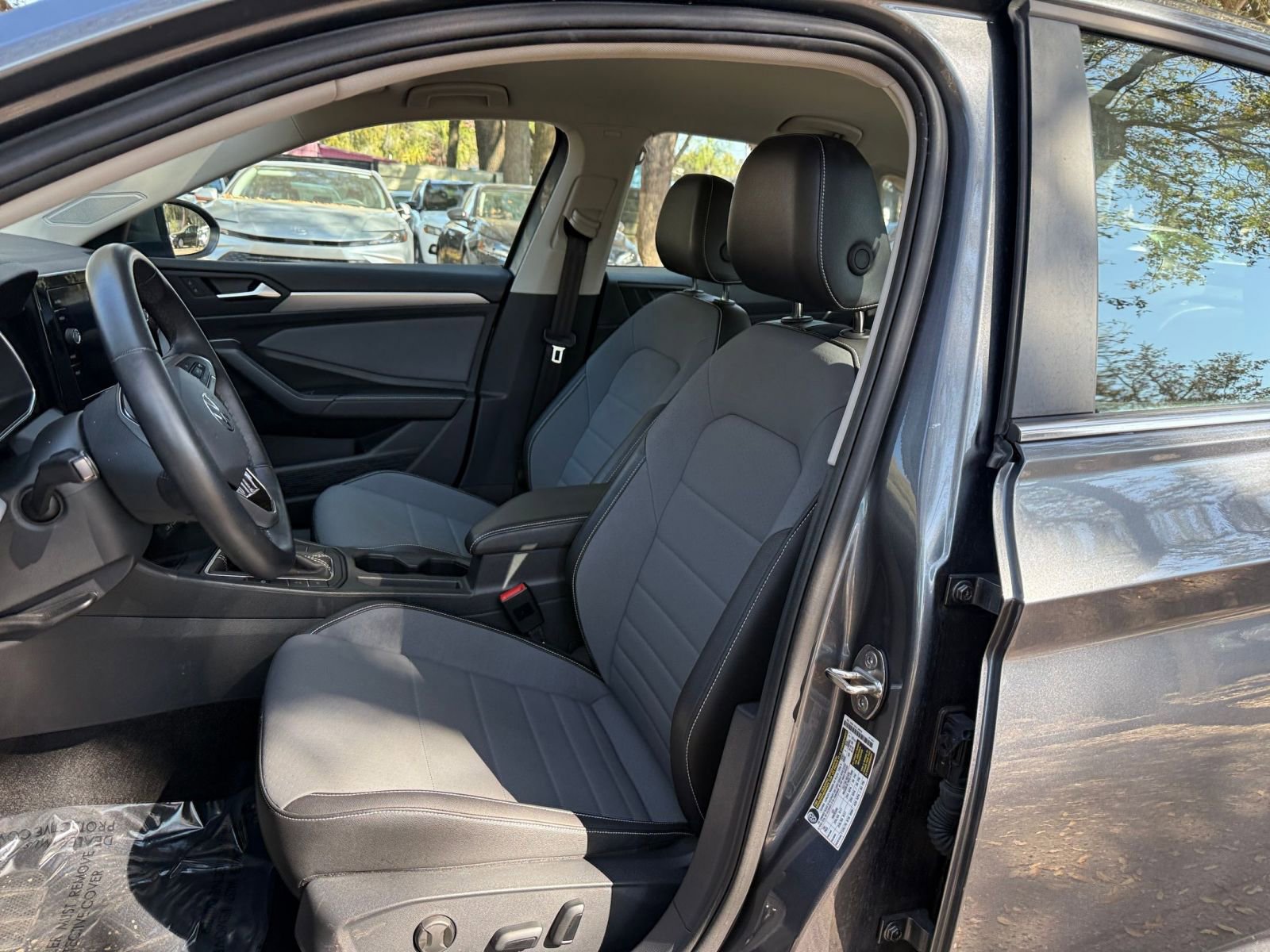 Thumbnail: 2025 Volkswagen Jetta - 31