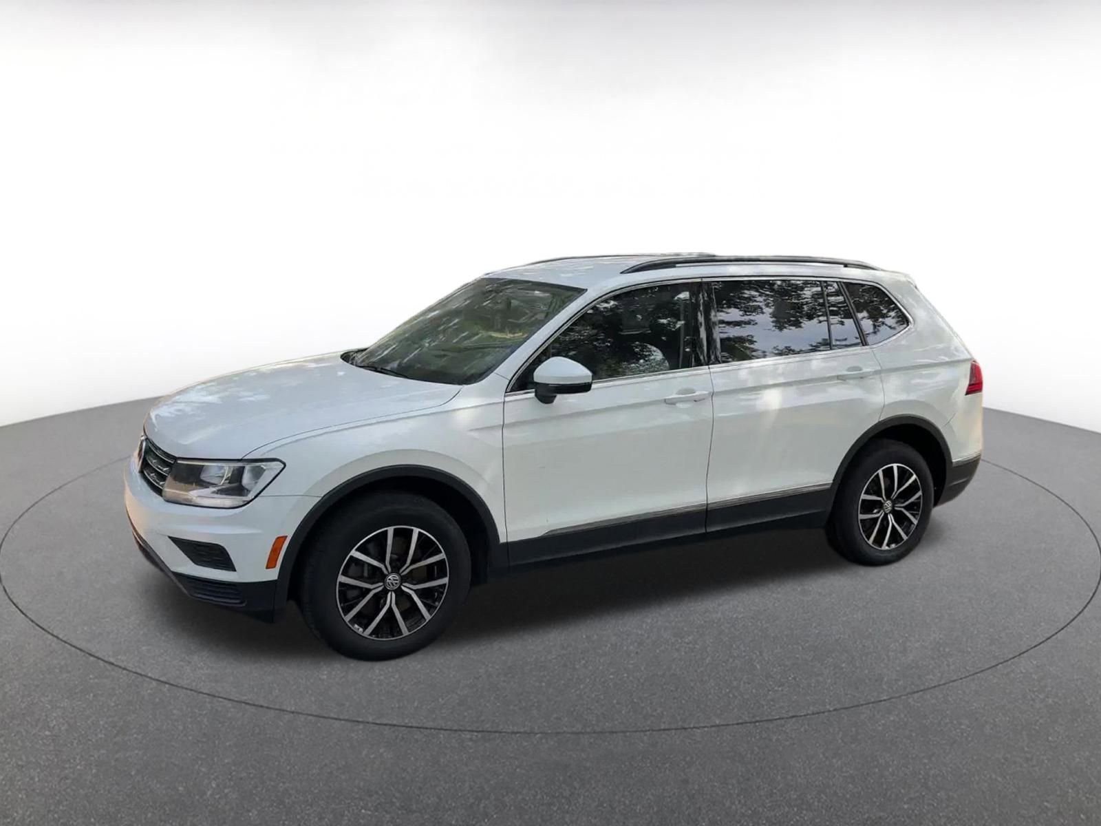 Thumbnail: 2021 Volkswagen Tiguan - 7