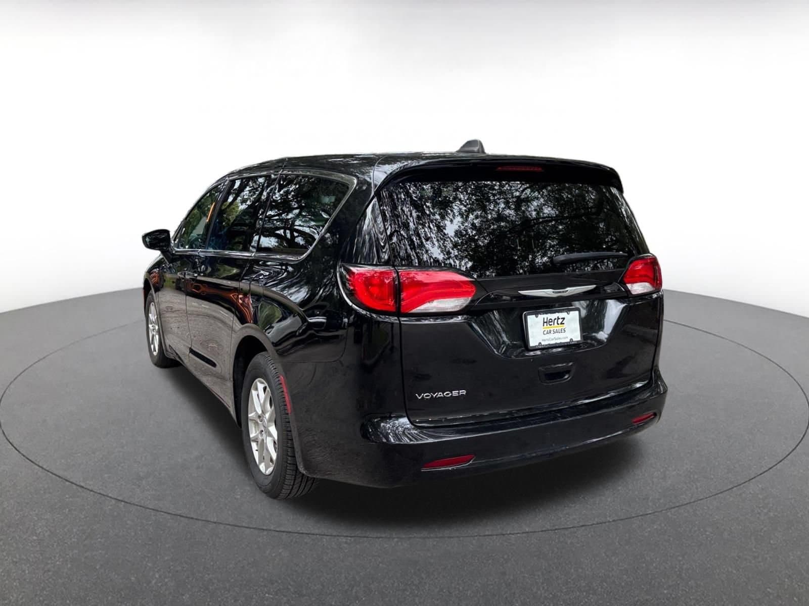 Thumbnail: 2024 Chrysler Voyager - 6
