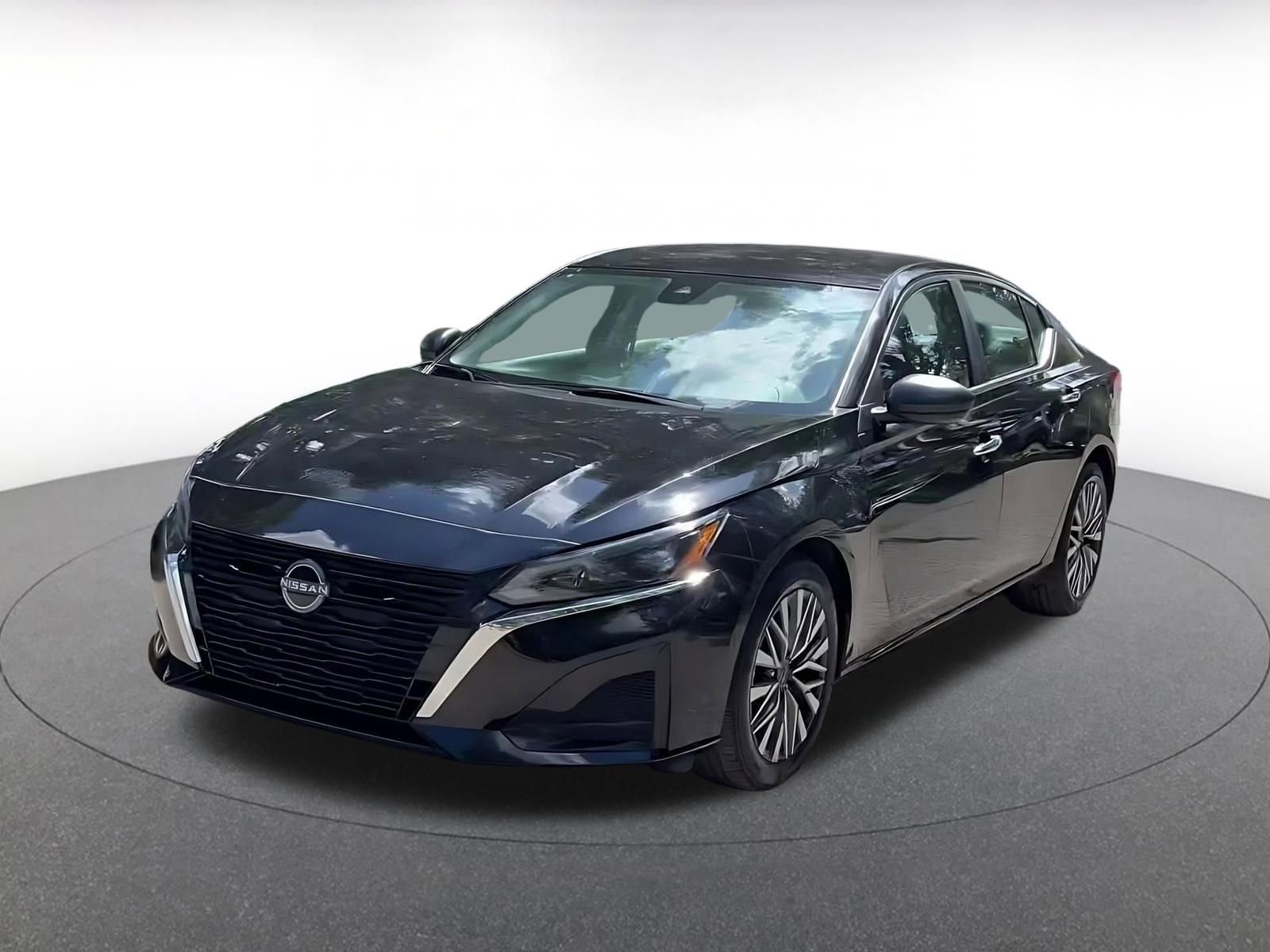 Thumbnail: 2025 Nissan Altima - 10