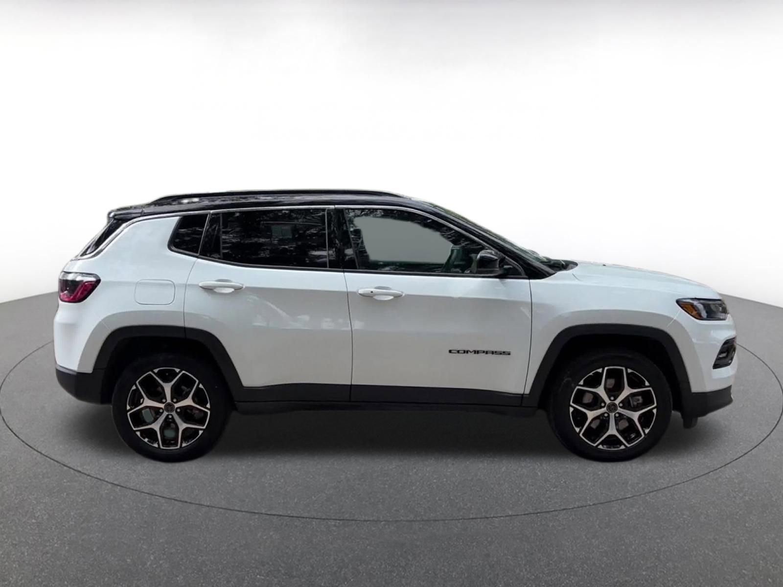 Thumbnail: 2025 Jeep Compass - 16