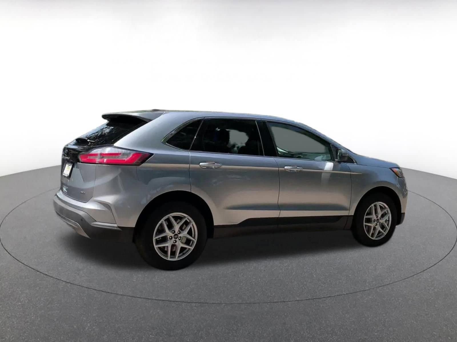 Thumbnail: 2023 Ford Edge - 18