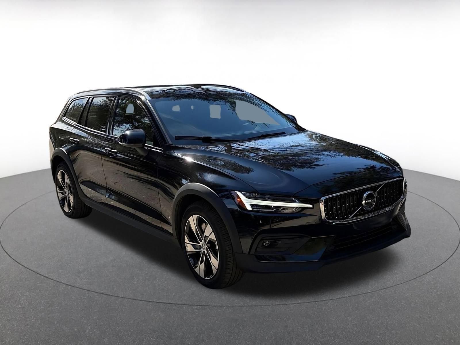 Thumbnail: 2025 Volvo S60 - 1