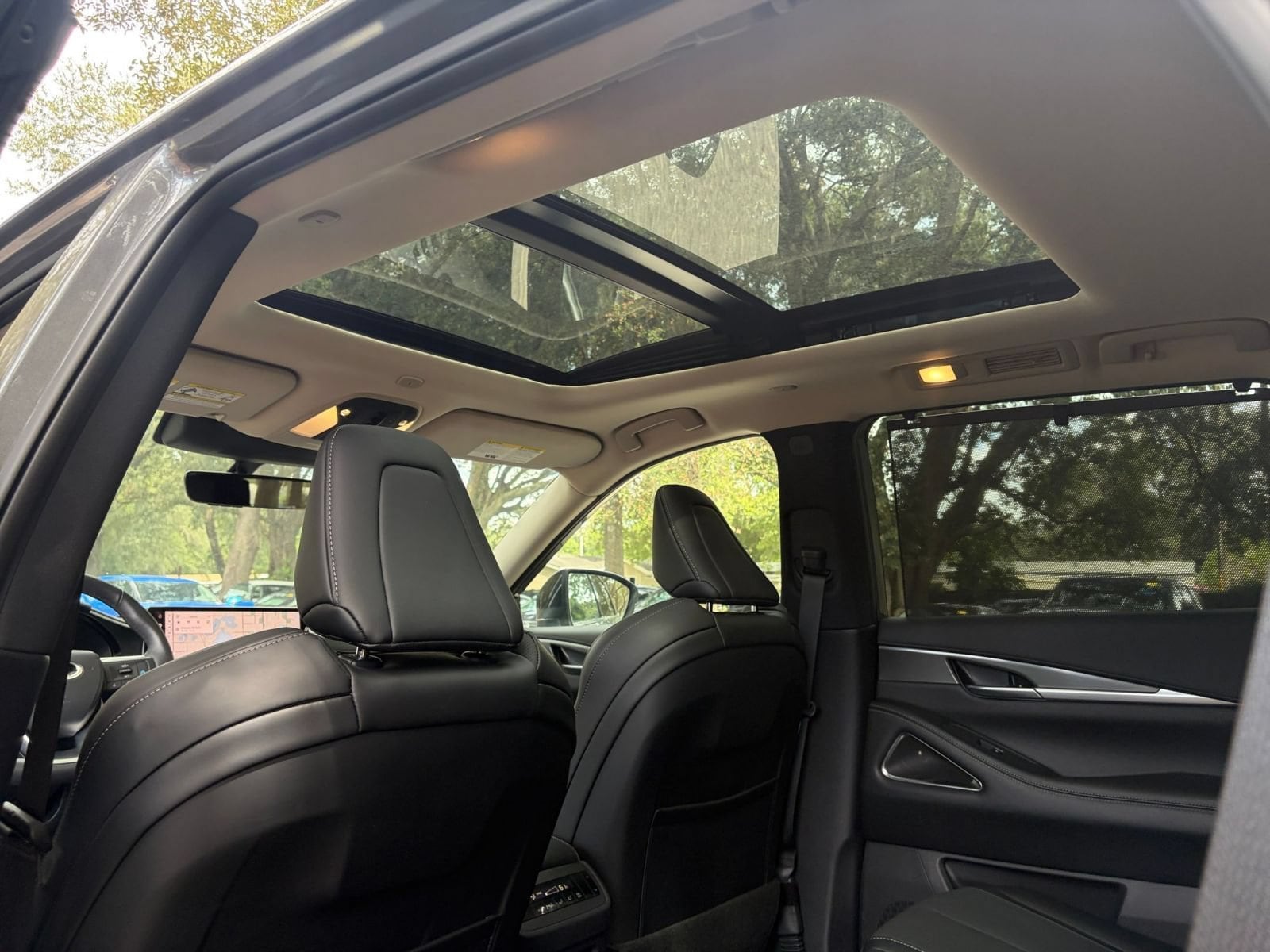 Thumbnail: 2026 INFINITI QX60 - 31