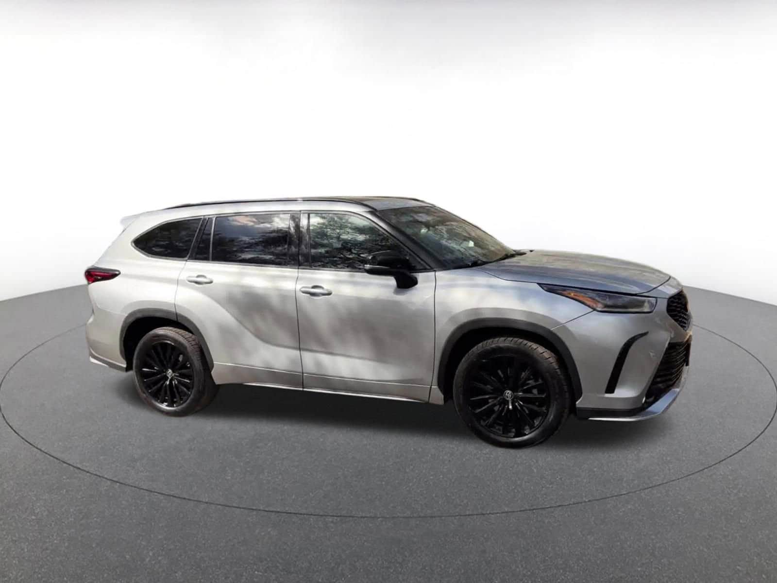 Thumbnail: 2024 Toyota Highlander - 2