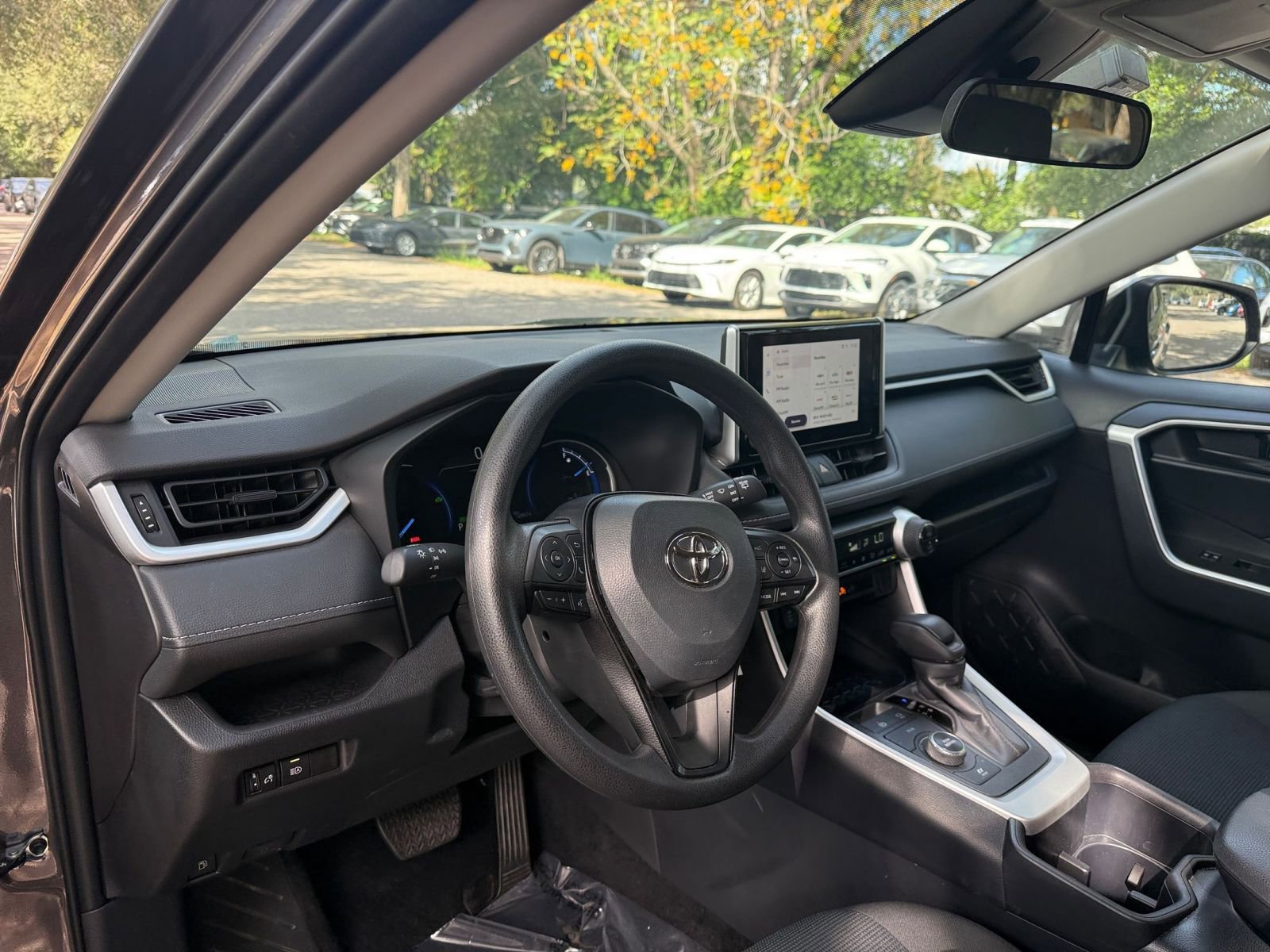 Thumbnail: 2025 Toyota RAV4 - 28