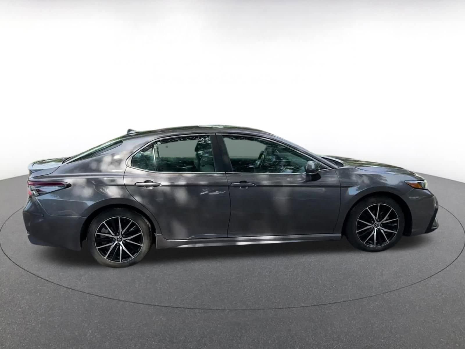 Thumbnail: 2023 Toyota Camry - 16