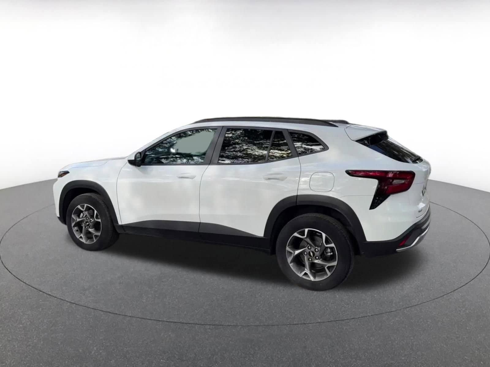 Thumbnail: 2025 Chevrolet Trax - 10