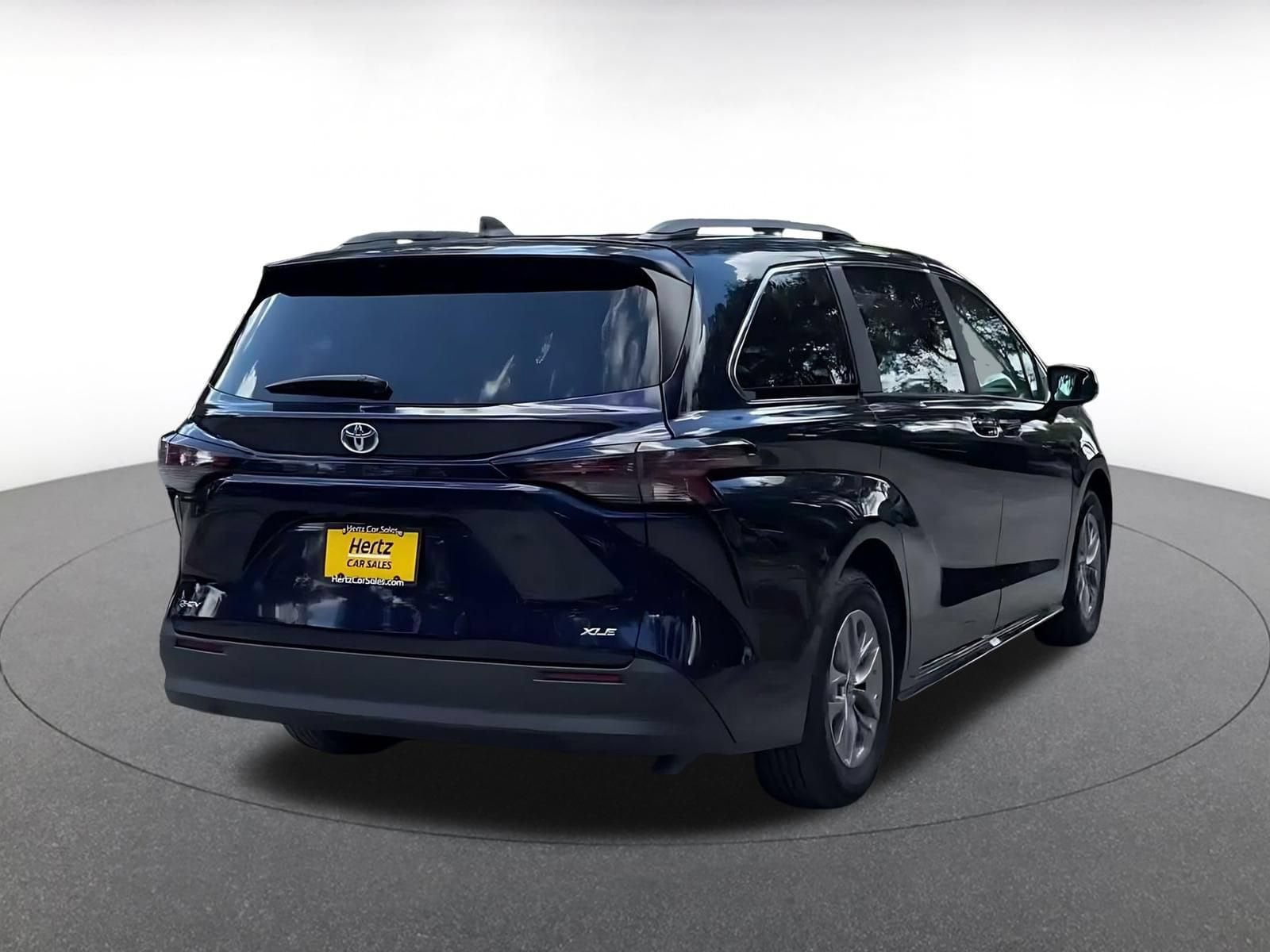 Thumbnail: 2025 Toyota Sienna - 13