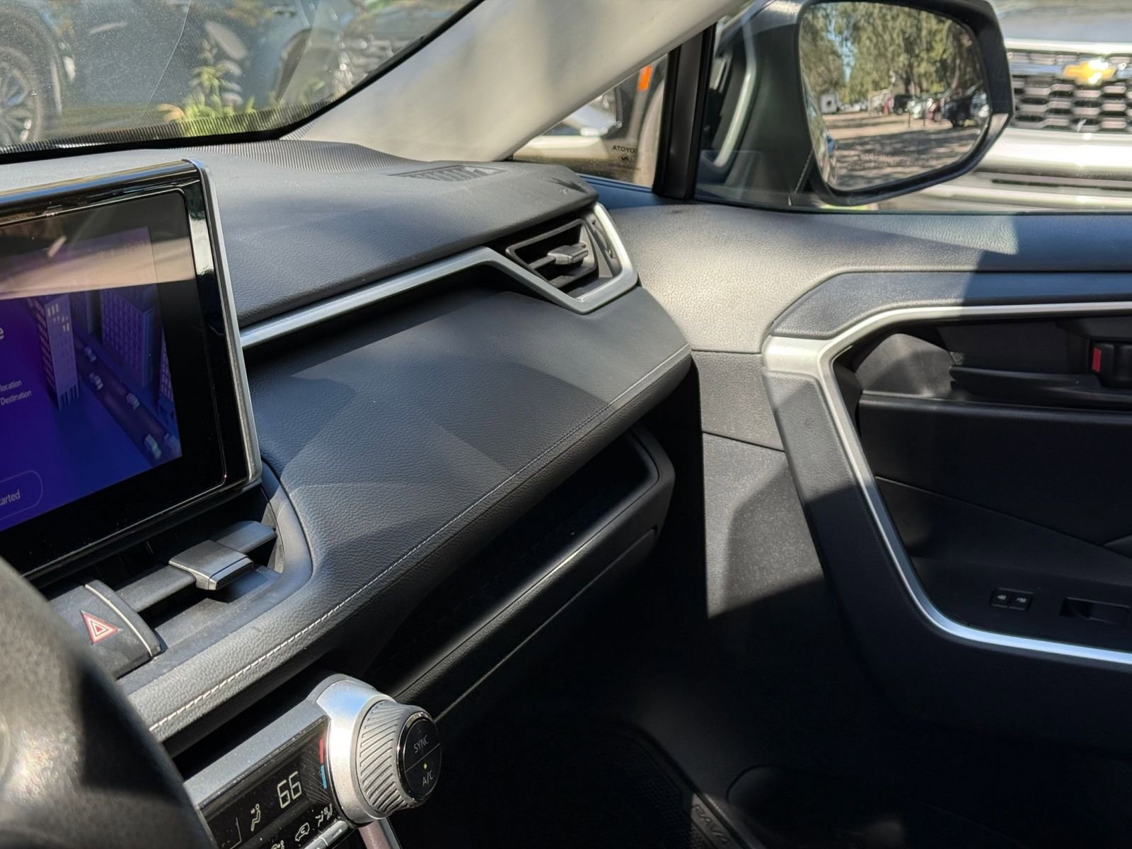 Thumbnail: 2025 Toyota RAV4 - 29