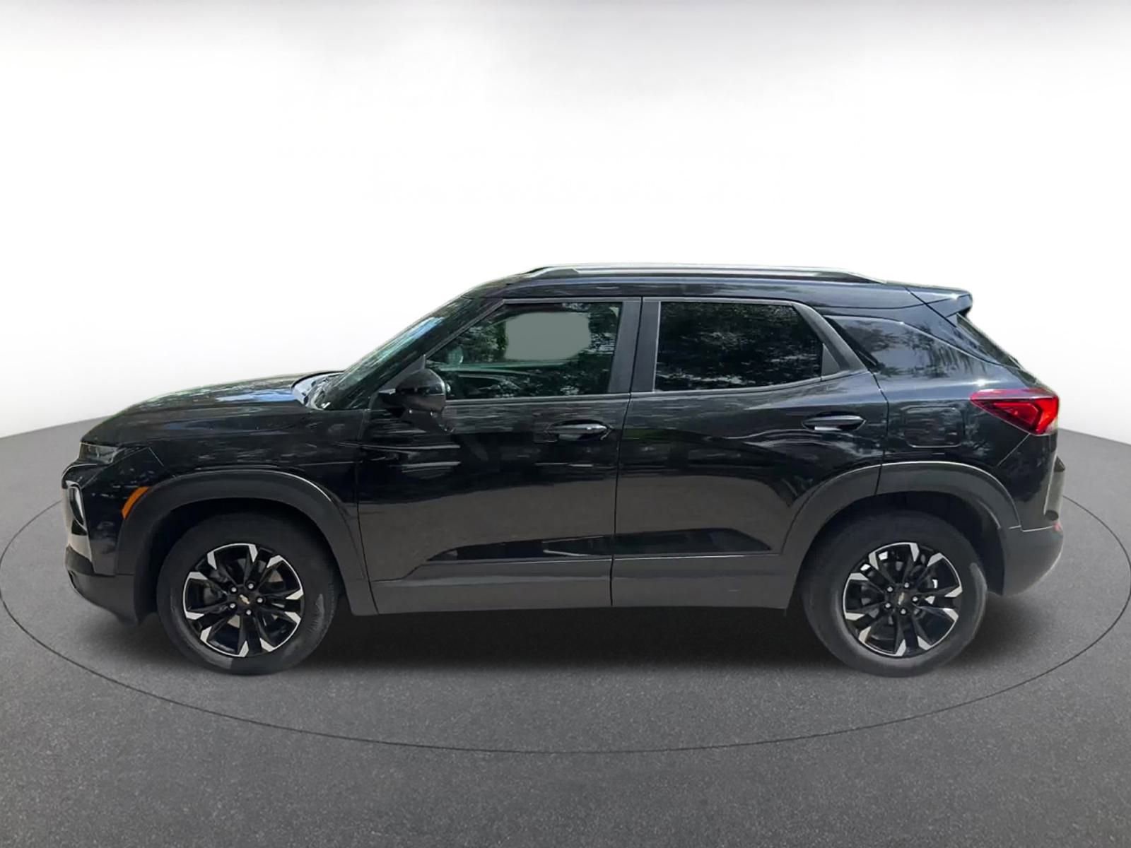 Thumbnail: 2023 Chevrolet TrailBlazer - 9