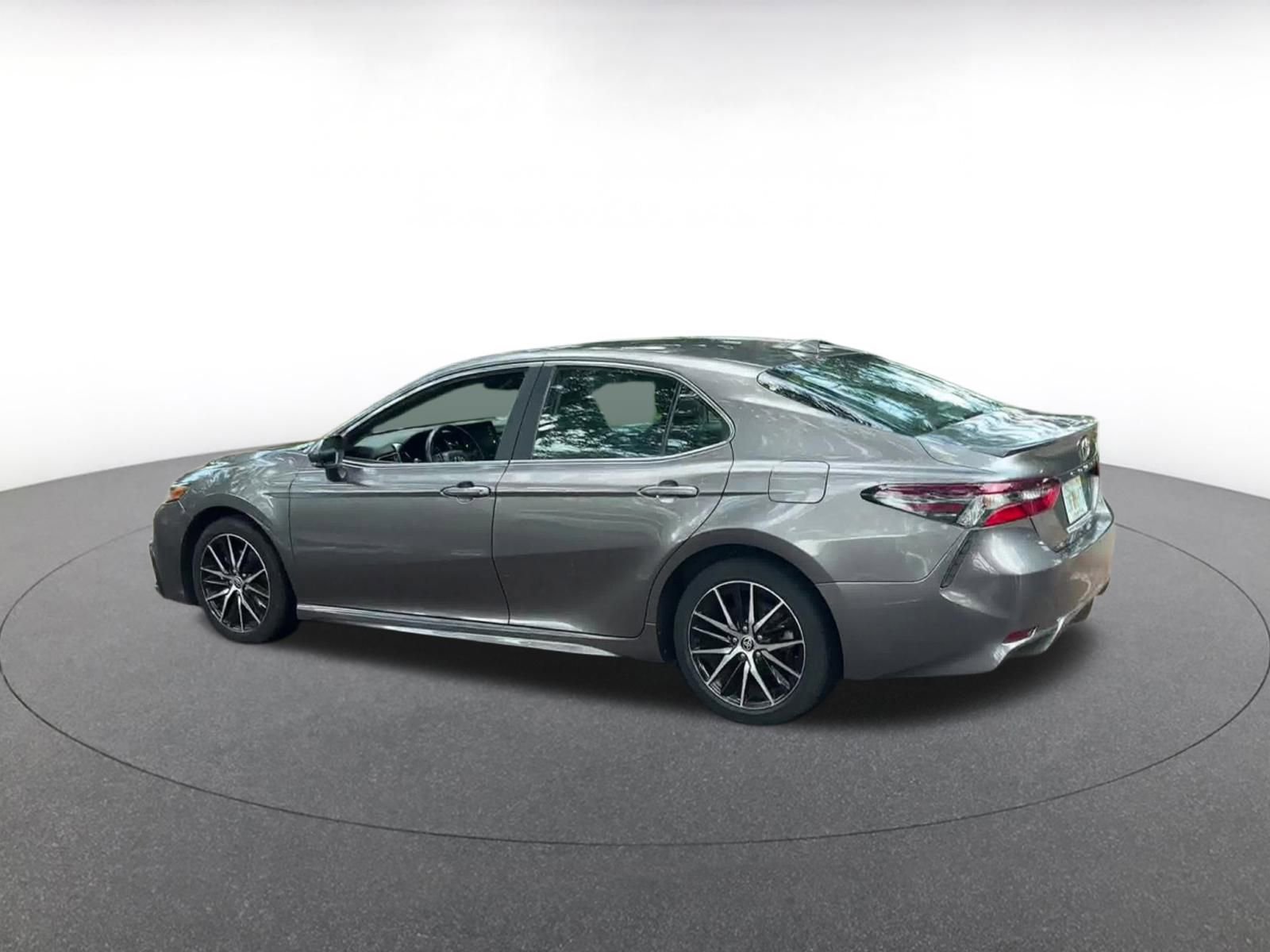 Thumbnail: 2023 Toyota Camry - 10