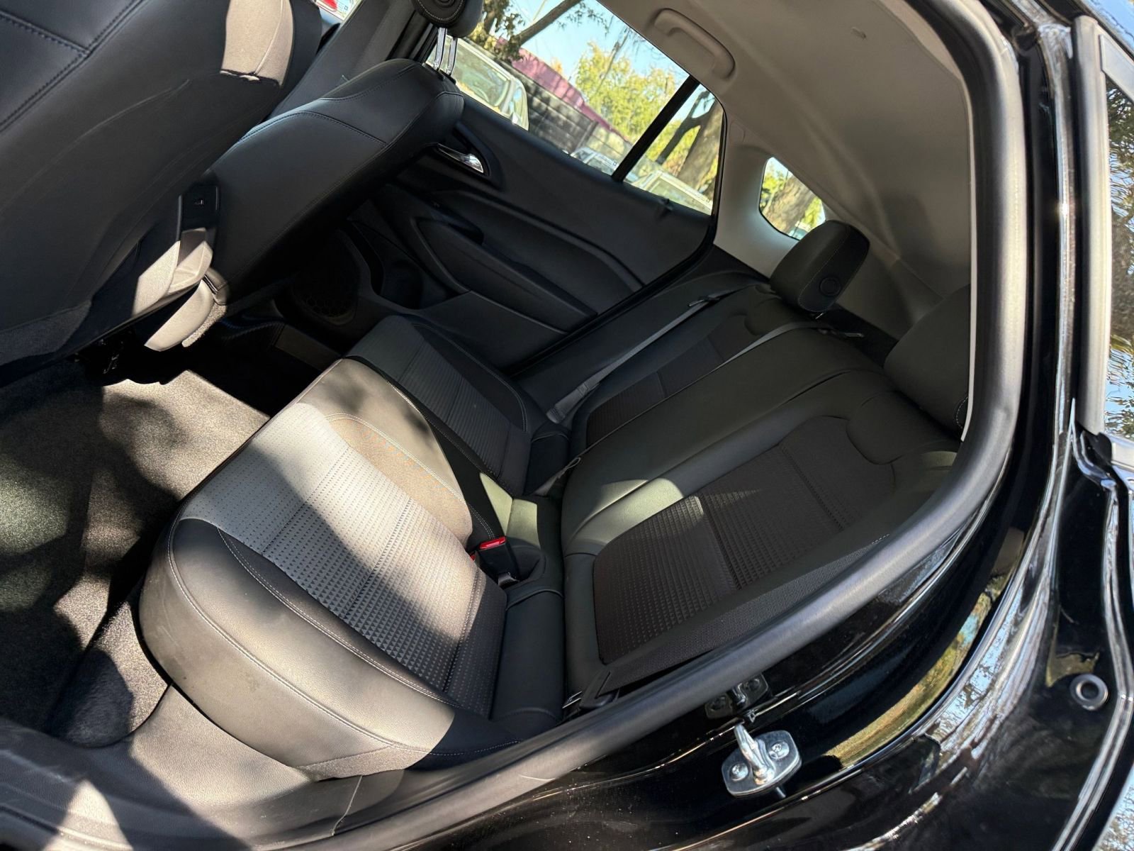 Thumbnail: 2025 Chevrolet Trax - 27