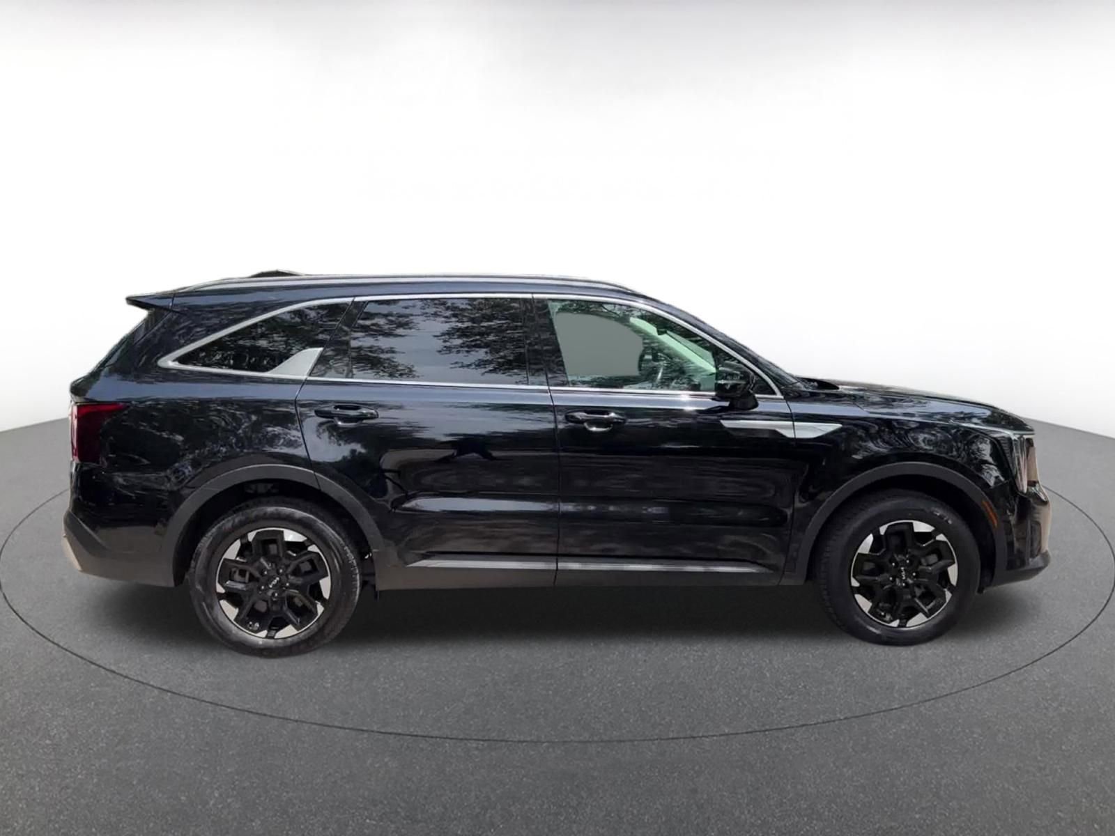 Thumbnail: 2024 Kia Sorento - 16