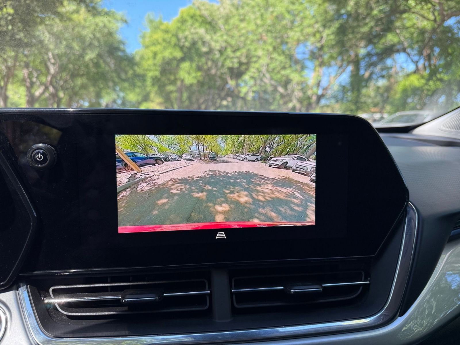 Thumbnail: 2025 Chevrolet Trax - 18