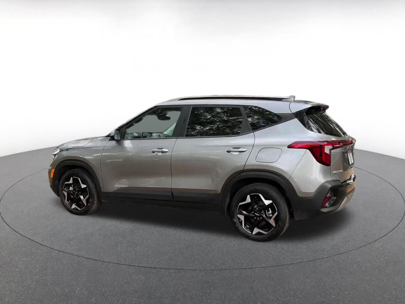 Thumbnail: 2025 Kia Seltos - 10