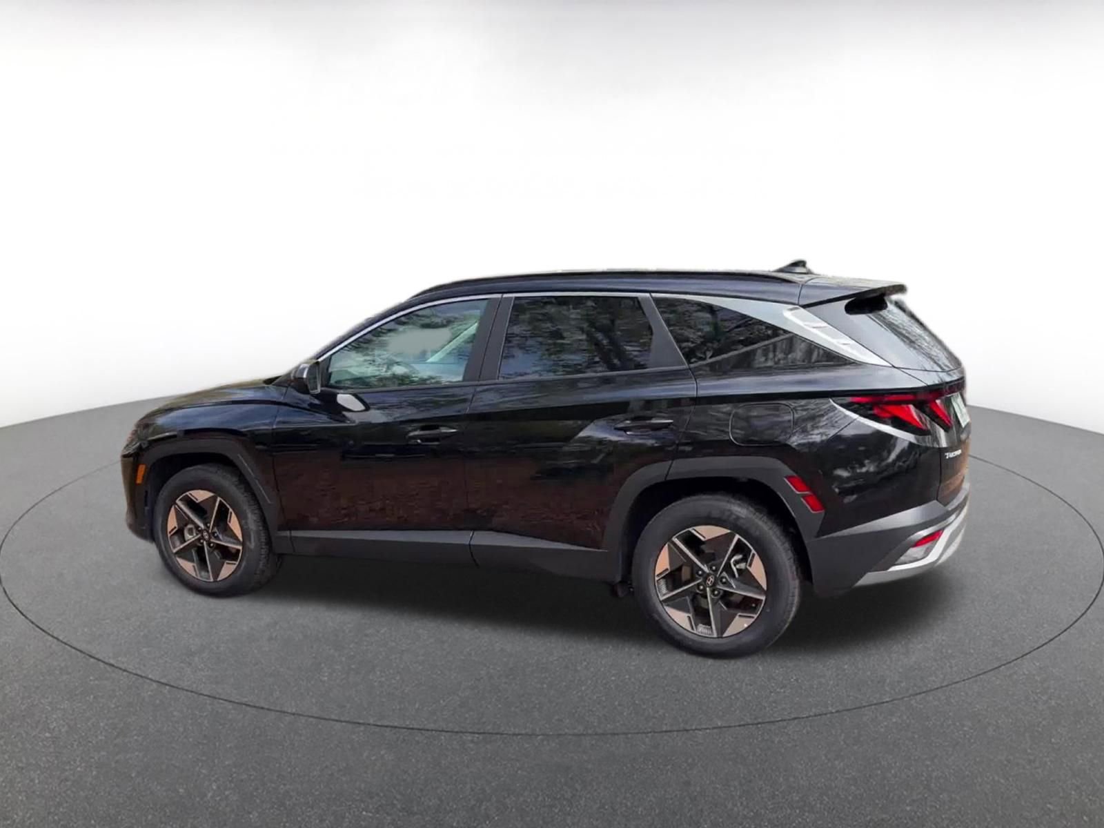 Thumbnail: 2025 Hyundai Tucson - 10