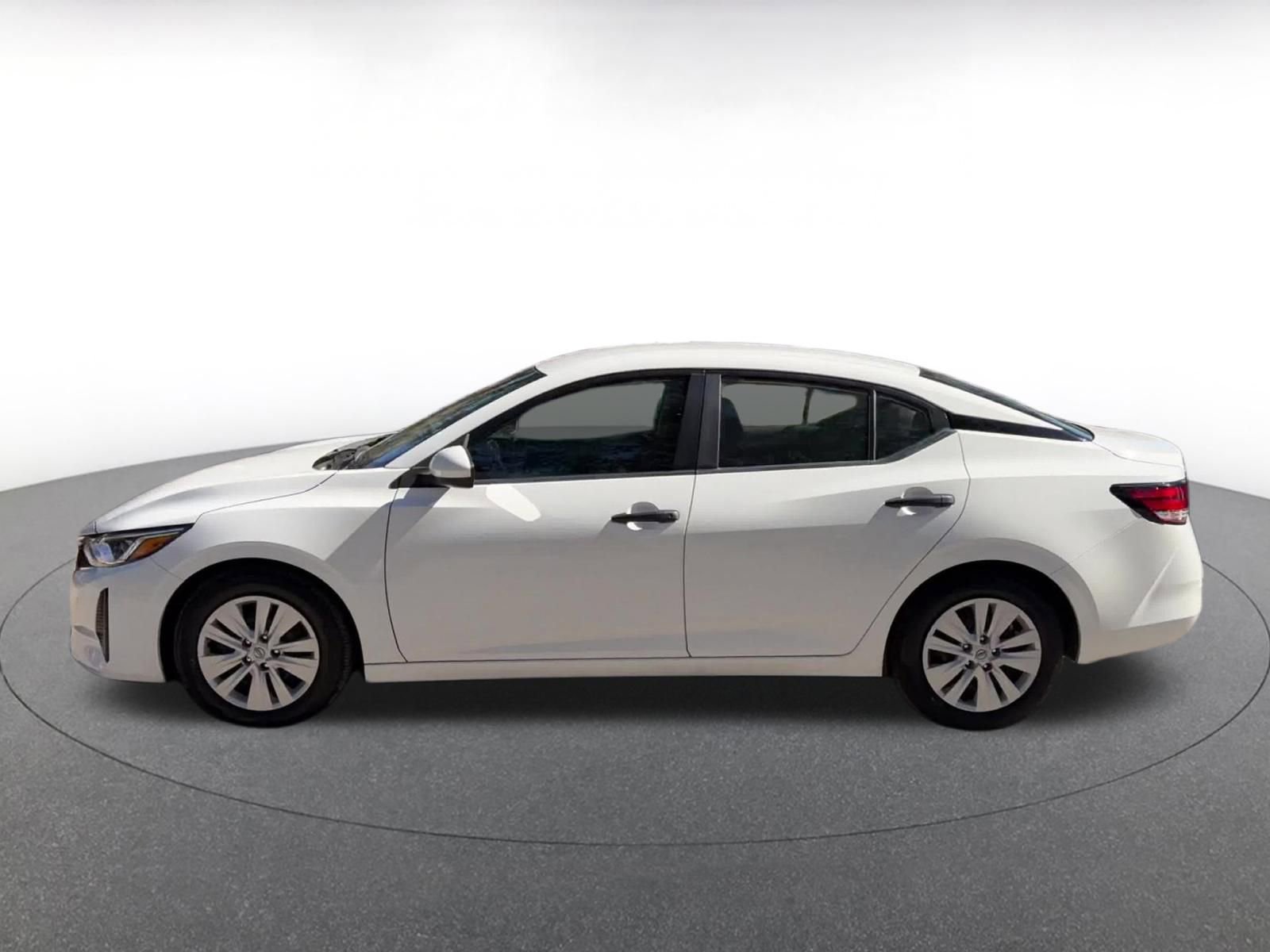 Thumbnail: 2025 Nissan Sentra - 10