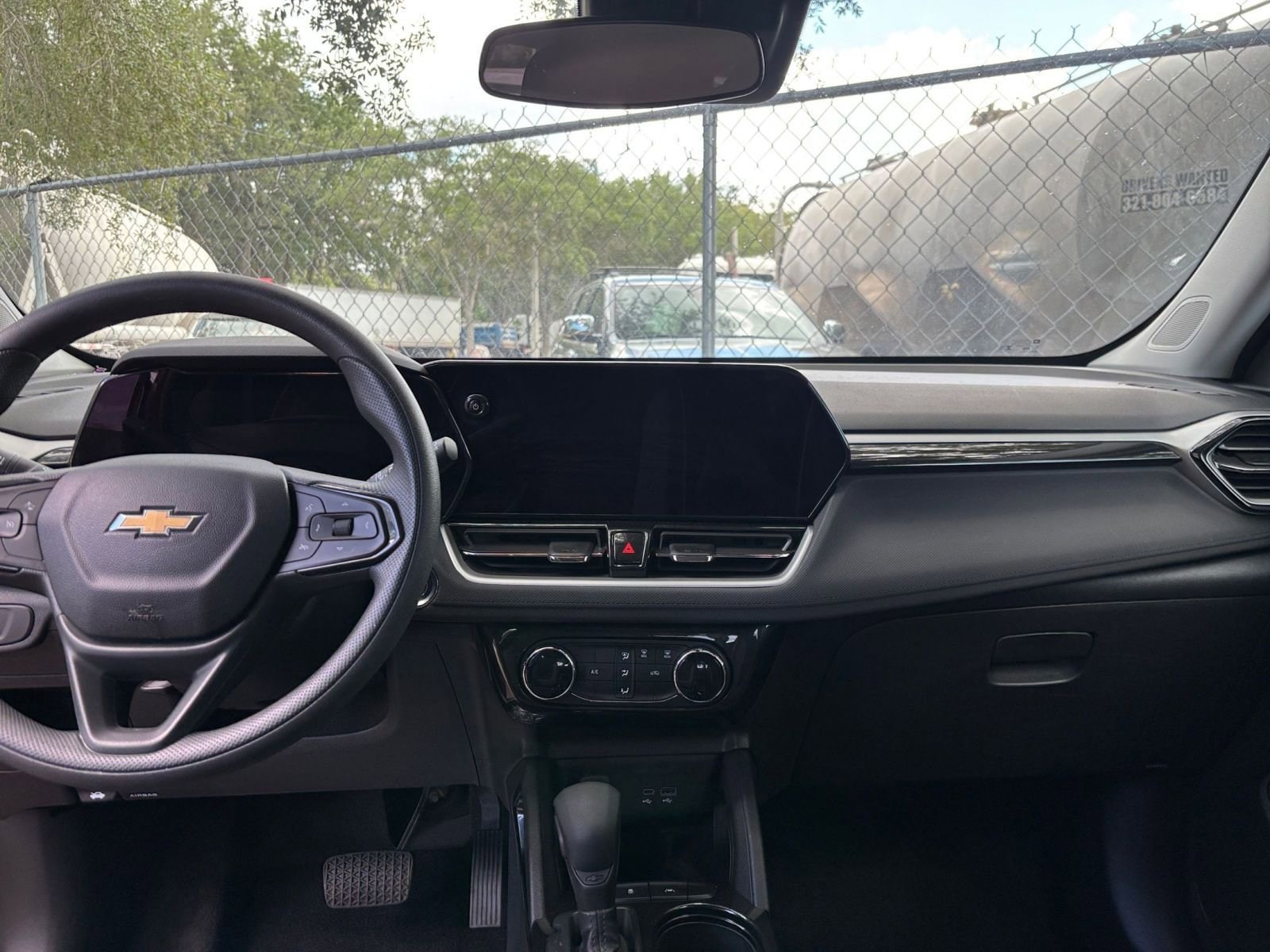 Thumbnail: 2025 Chevrolet TrailBlazer - 32