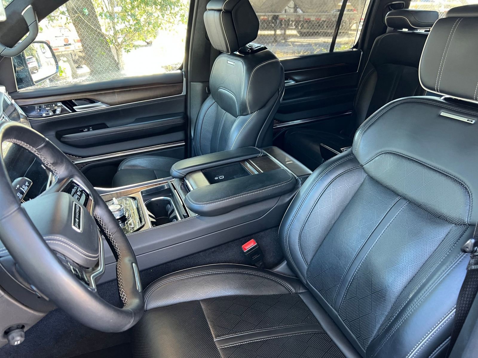Thumbnail: 2023 Jeep Grand Wagoneer - 30