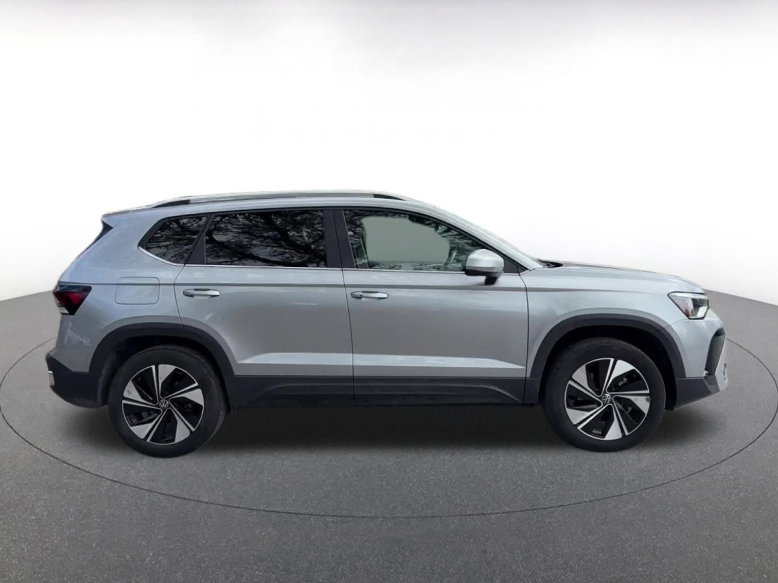 Thumbnail: 2025 Volkswagen Taos - 16