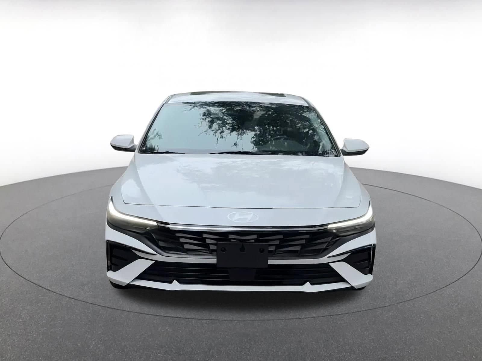 Thumbnail: 2025 Hyundai Elantra - 4