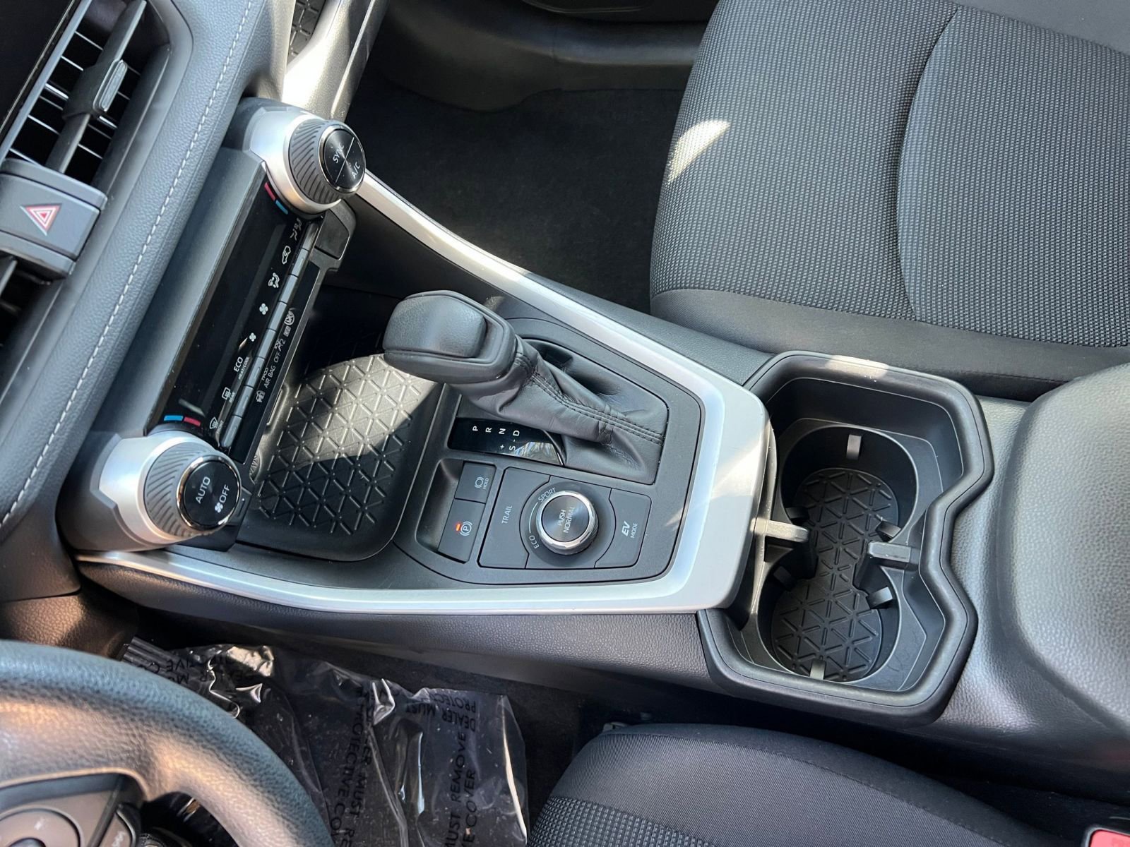 Thumbnail: 2025 Toyota RAV4 - 35