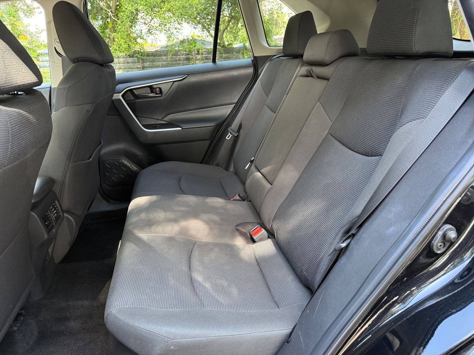 Thumbnail: 2025 Toyota RAV4 - 33