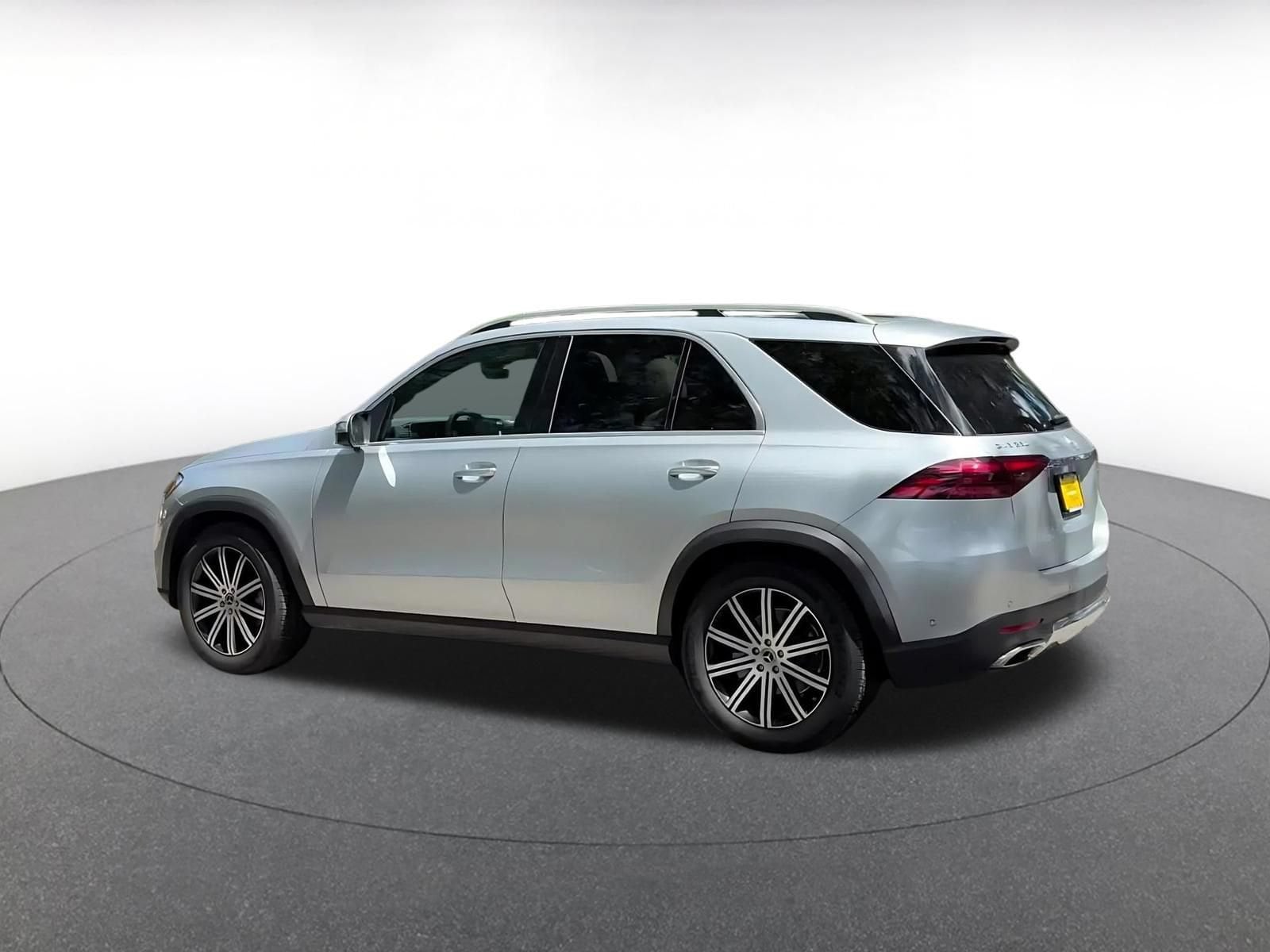 Thumbnail: 2026 Mercedes-Benz GLE - 11