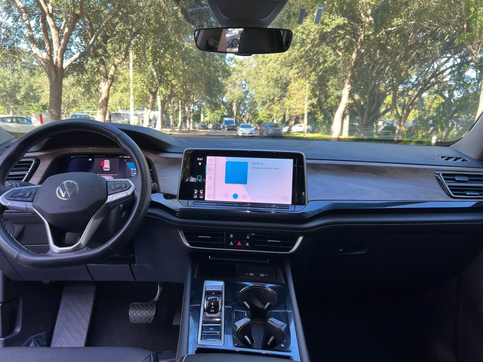 Thumbnail: 2025 Volkswagen Atlas - 27