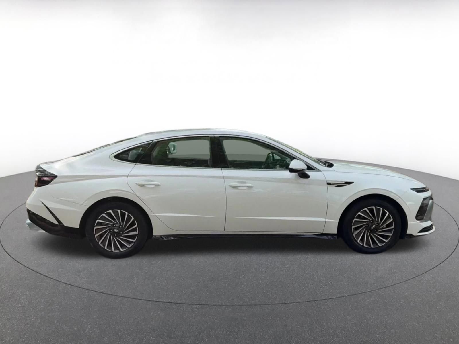 Thumbnail: 2025 Hyundai Sonata - 17