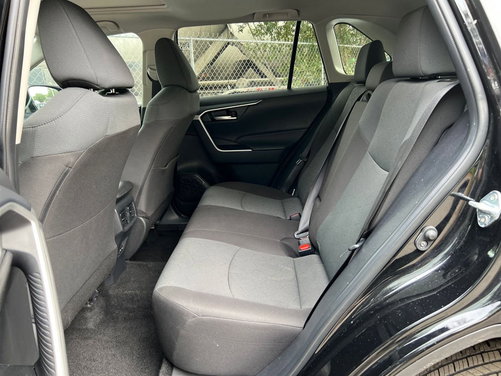 Thumbnail: 2025 Toyota RAV4 - 33