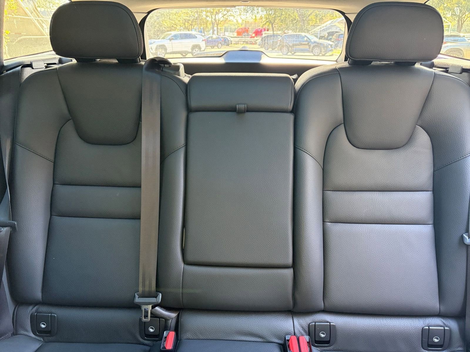 Thumbnail: 2025 Volvo S60 - 34