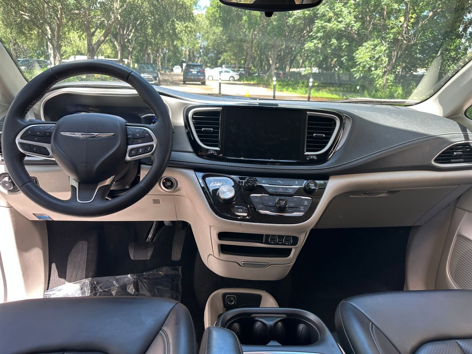 Thumbnail: 2023 Chrysler Pacifica - 27
