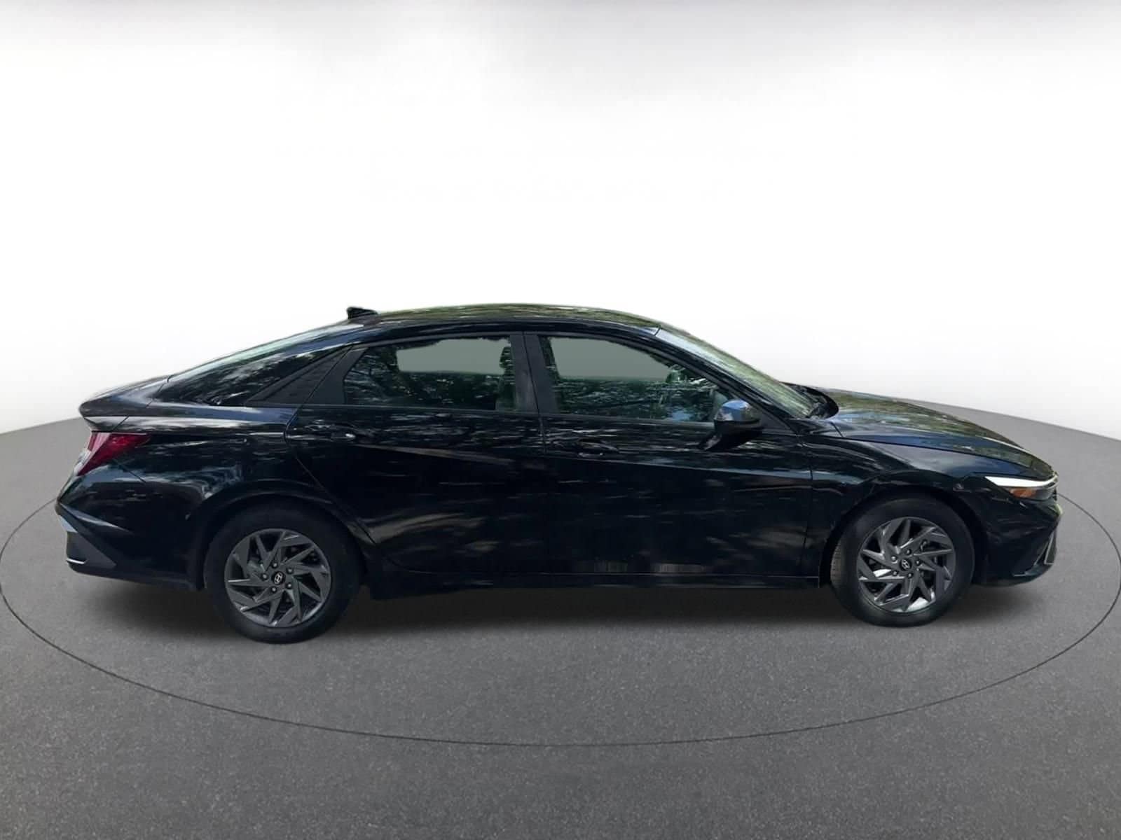 Thumbnail: 2024 Hyundai Elantra - 16