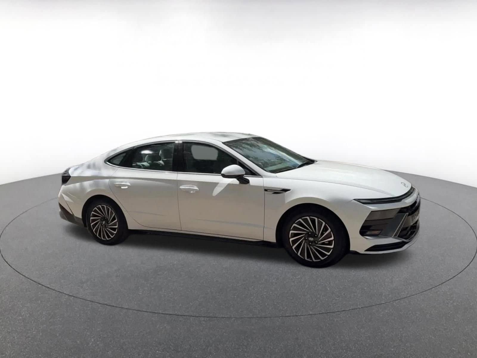 Thumbnail: 2025 Hyundai Sonata - 2