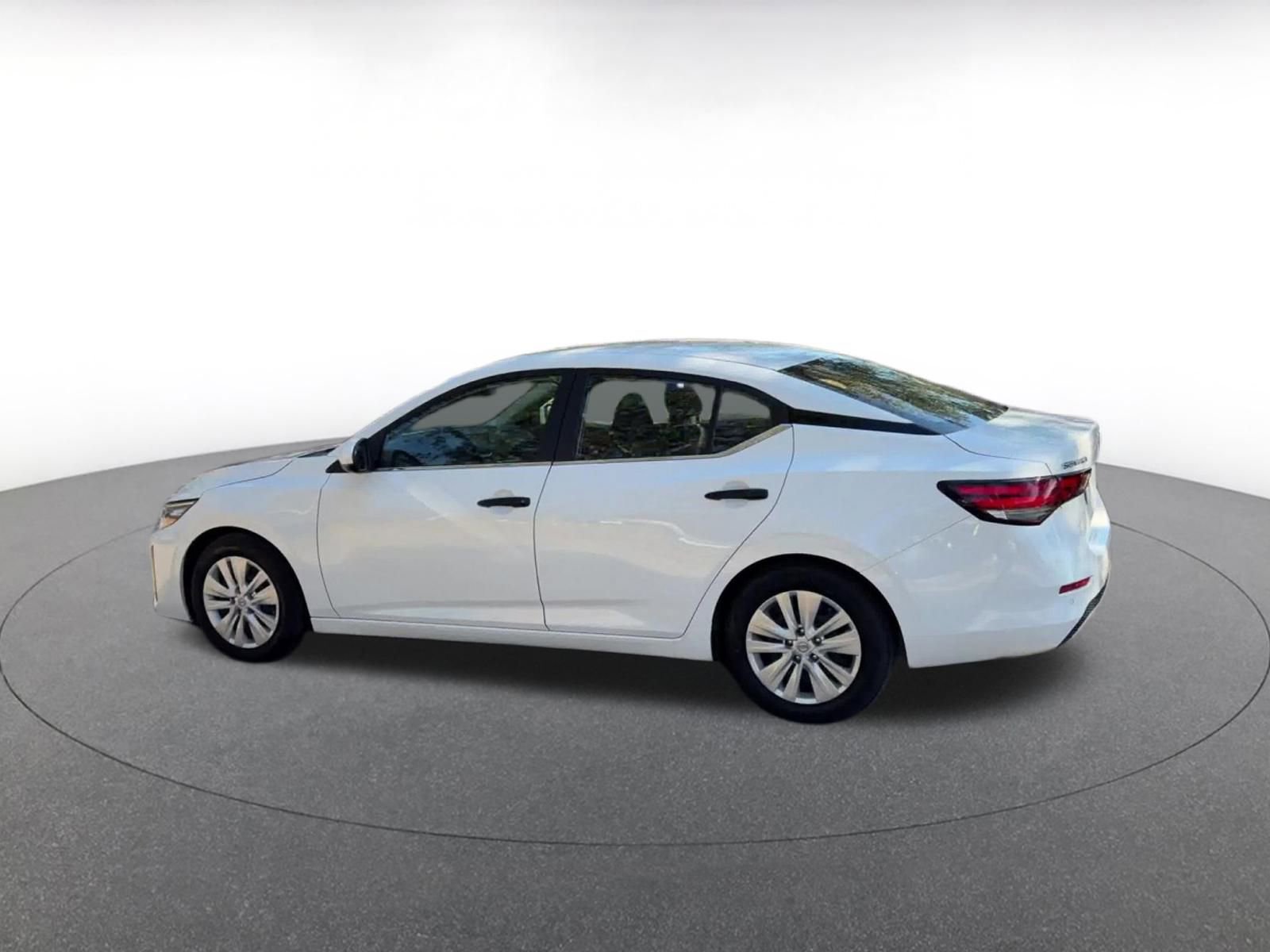 Thumbnail: 2025 Nissan Sentra - 10