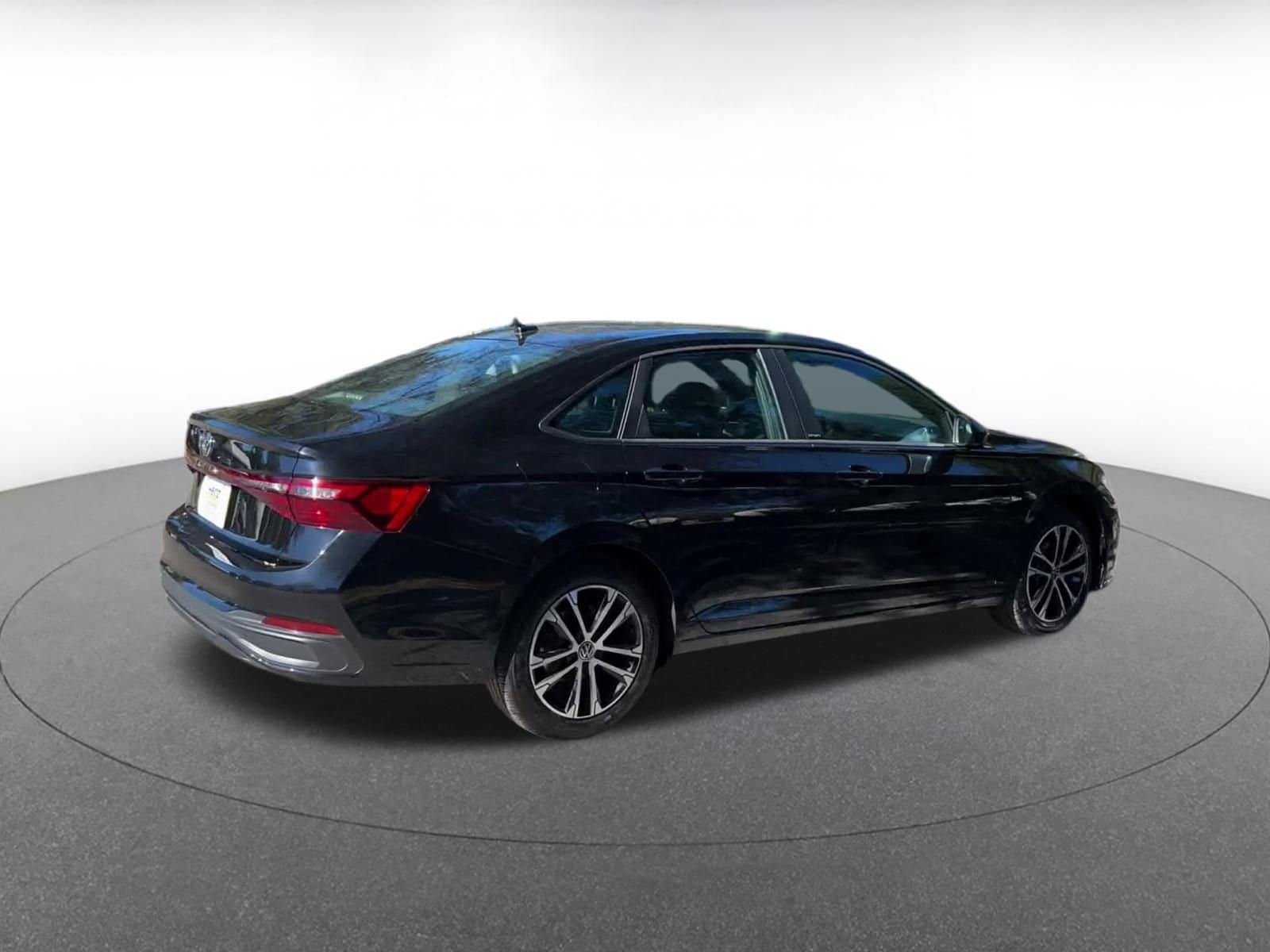 Thumbnail: 2025 Volkswagen Jetta - 15