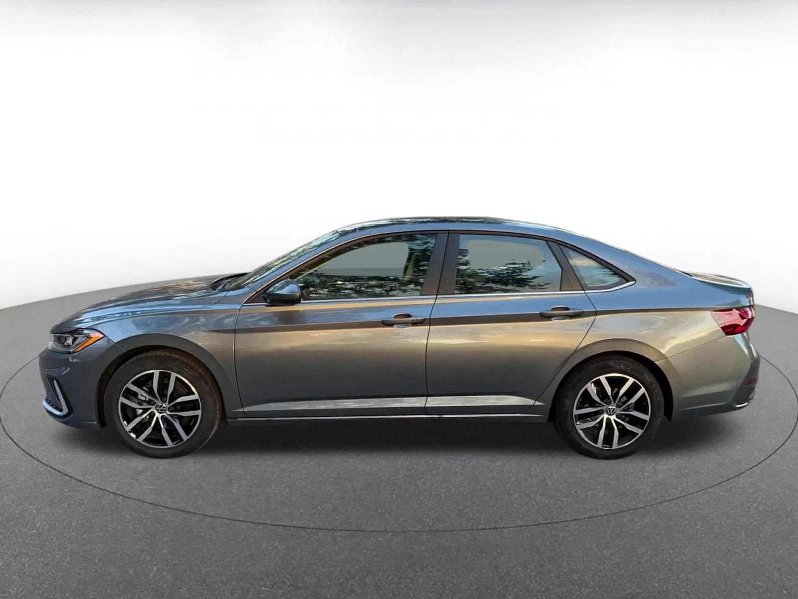 Thumbnail: 2025 Volkswagen Jetta - 9