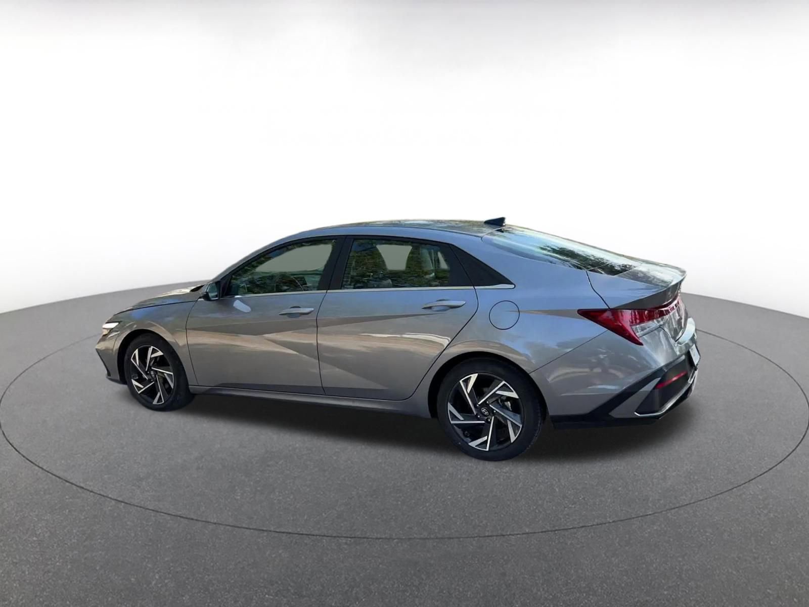 Thumbnail: 2025 Hyundai Elantra - 10