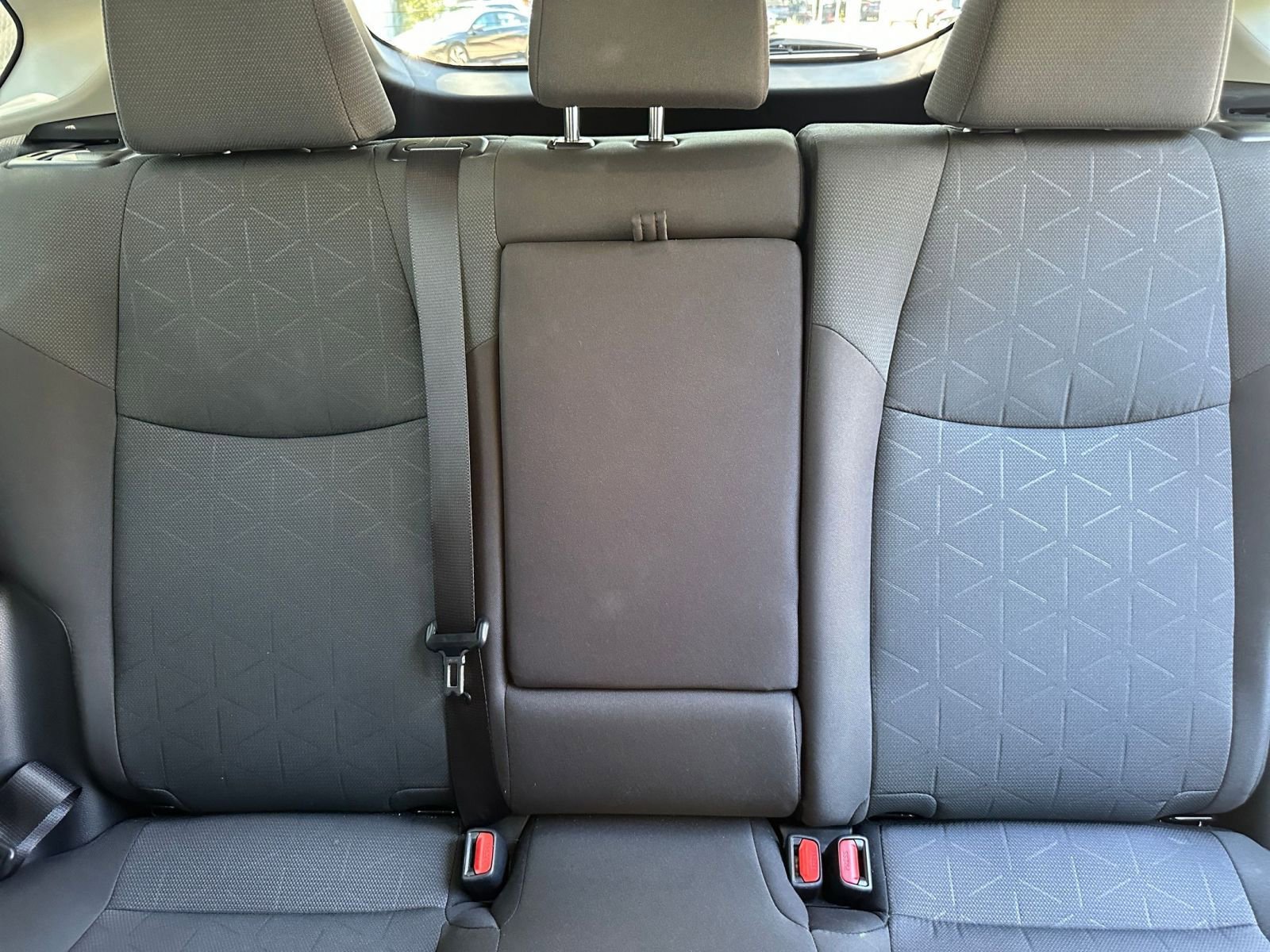 Thumbnail: 2025 Toyota RAV4 - 32