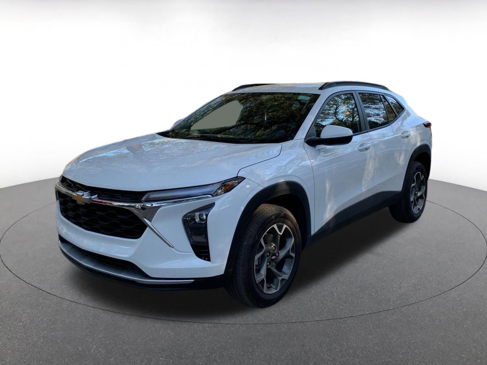 Thumbnail: 2025 Chevrolet Trax - 3