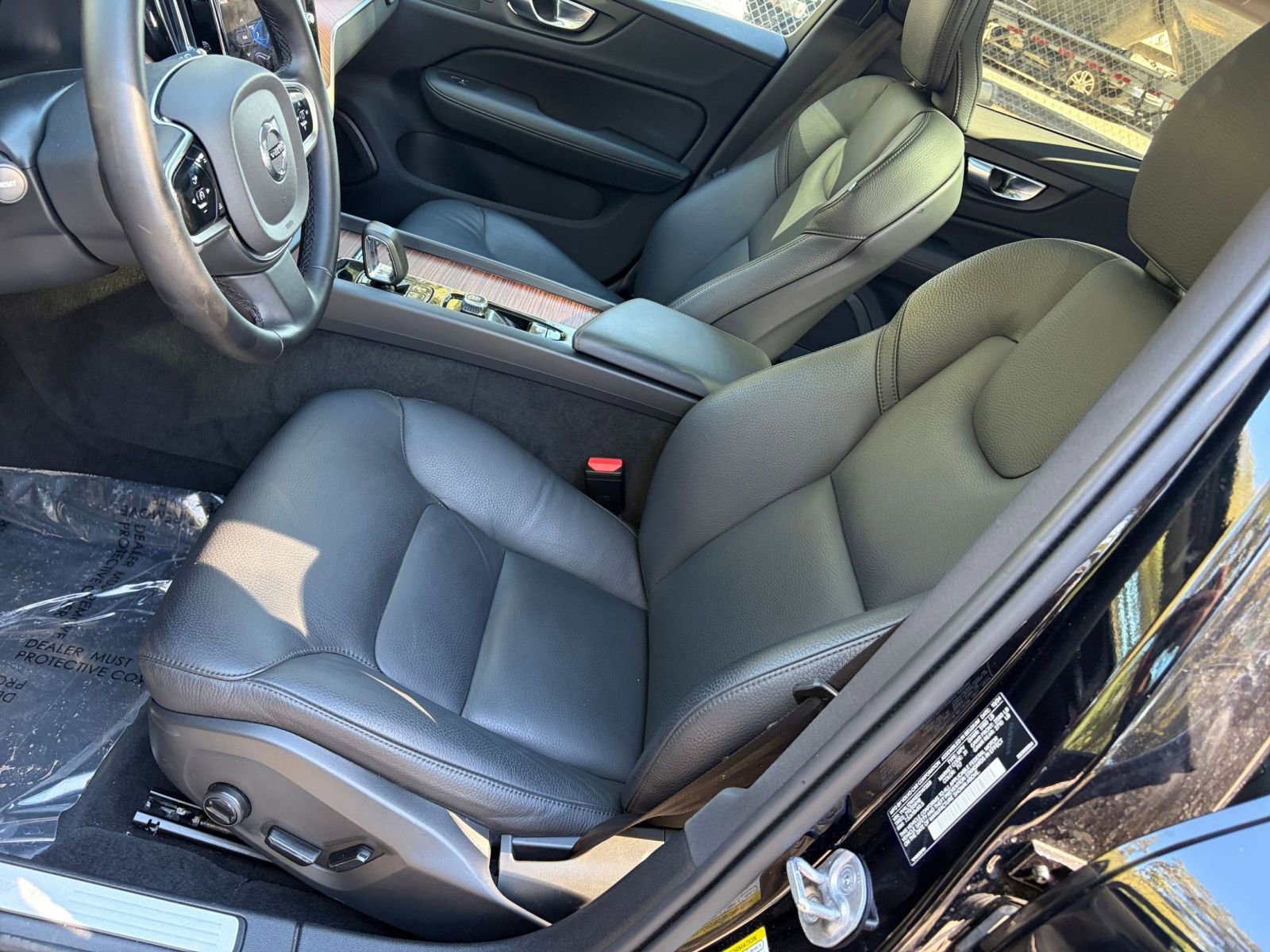 Thumbnail: 2025 Volvo S60 - 32