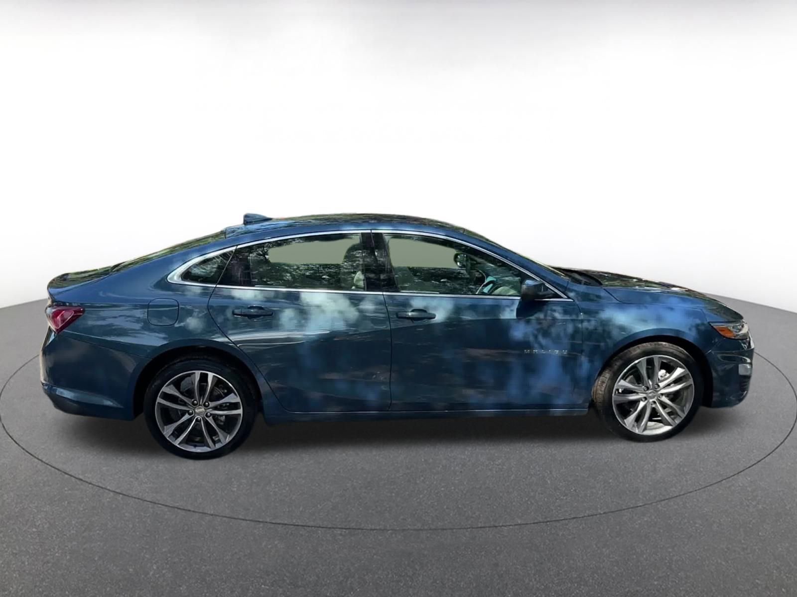 Thumbnail: 2024 Chevrolet Malibu - 16