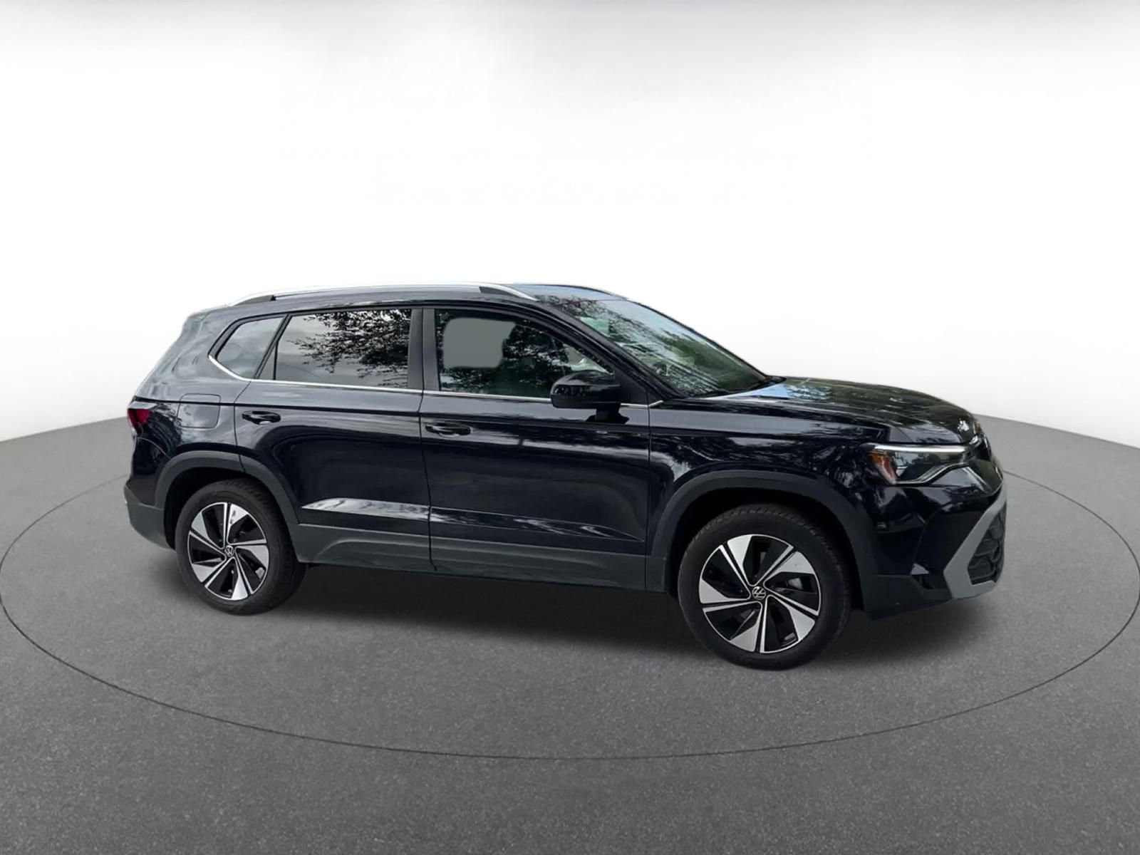 Thumbnail: 2025 Volkswagen Taos - 2