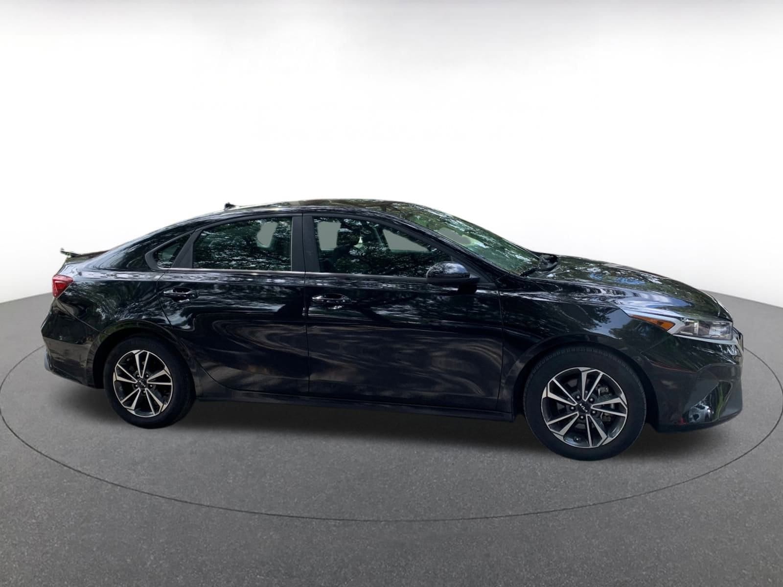 Thumbnail: 2024 Kia Forte - 8